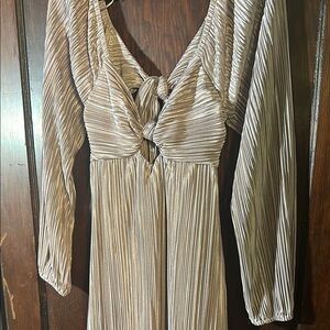 Elegant Pleated Long Sleeve Dress